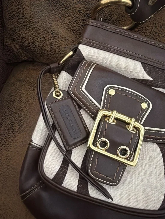 Coach Signature Canvas & Leather Shoulder Bag – Like New - Picture 2 of 4